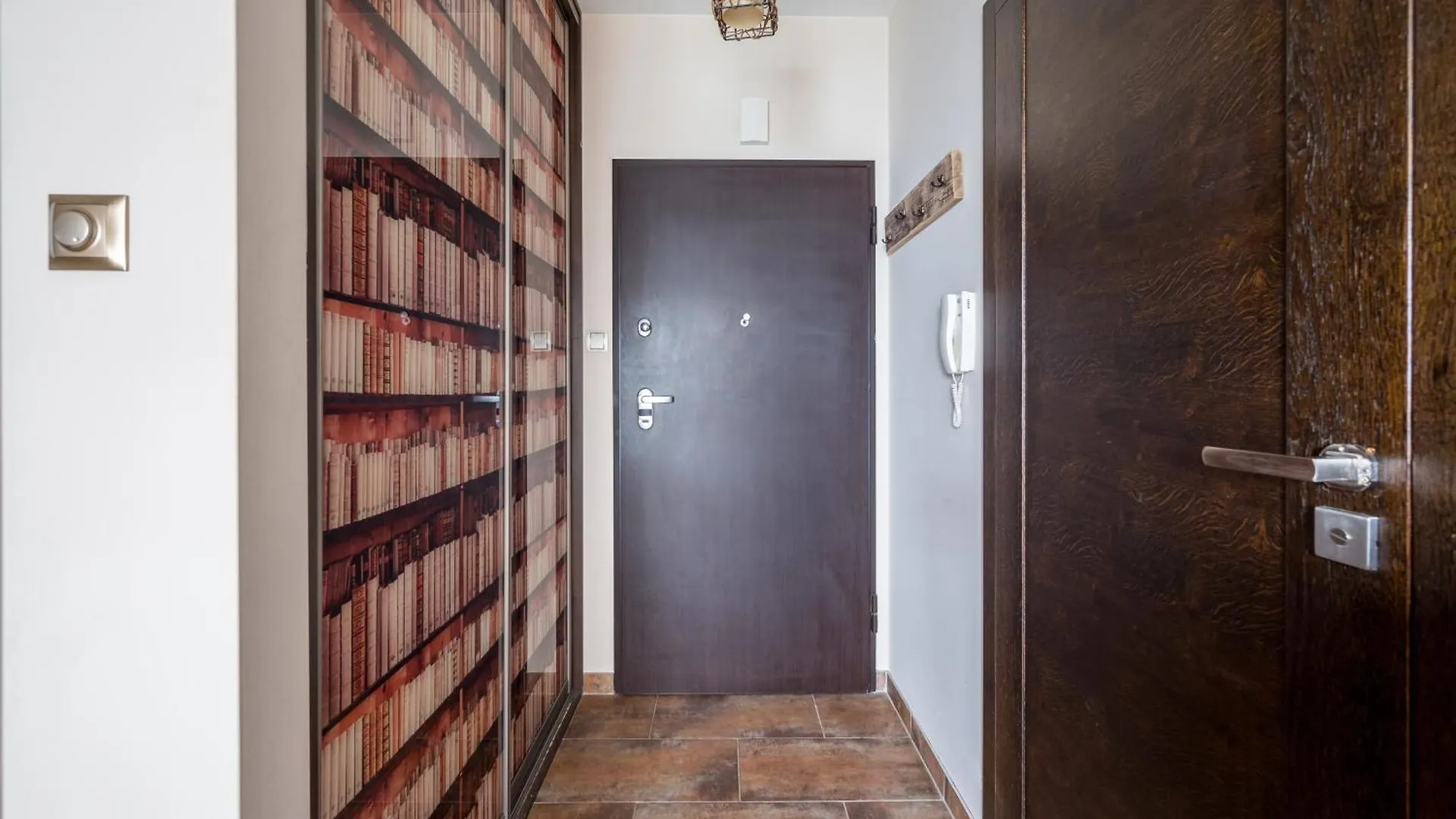 Klobucka Urban Jungle Studio Apartment Warsaw Poland