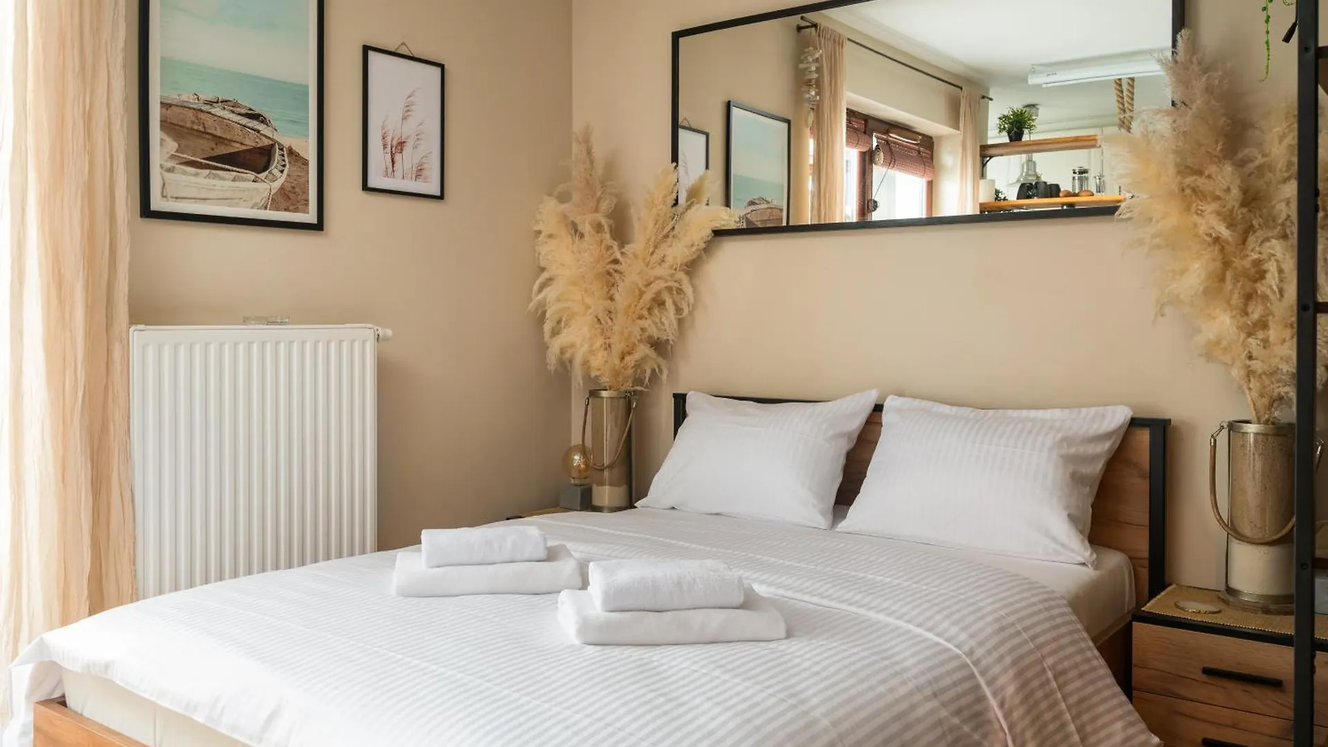 Klobucka Urban Jungle Studio Apartment Warsaw