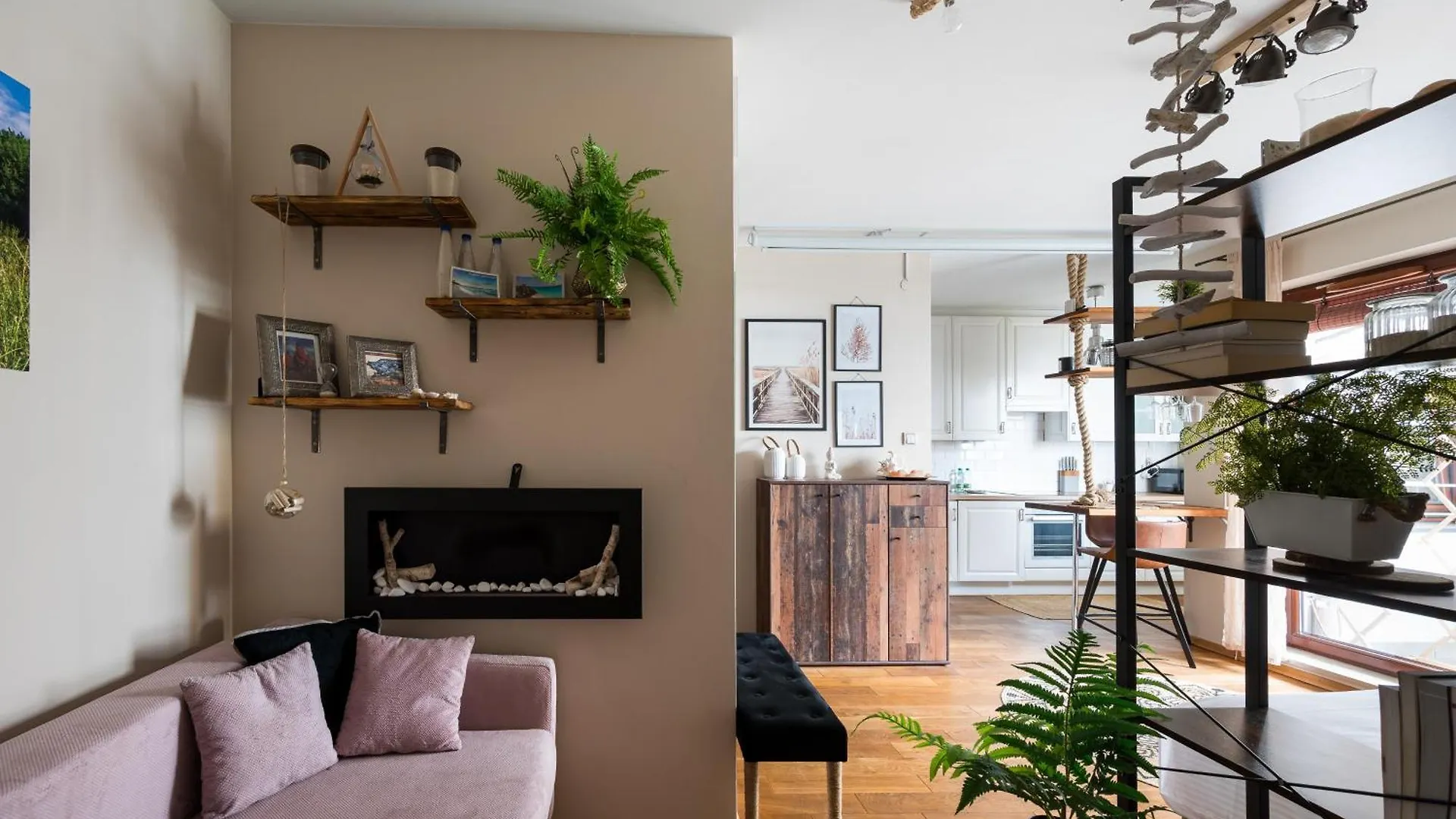 Klobucka Urban Jungle Studio Apartment Warsaw 0*,  Poland