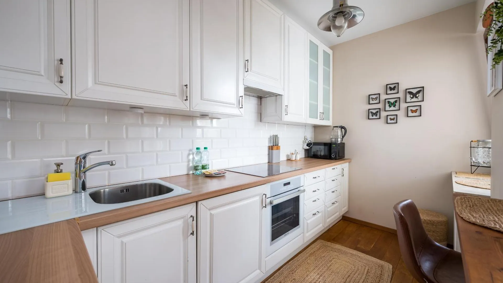 Klobucka Urban Jungle Studio Apartment Warsaw