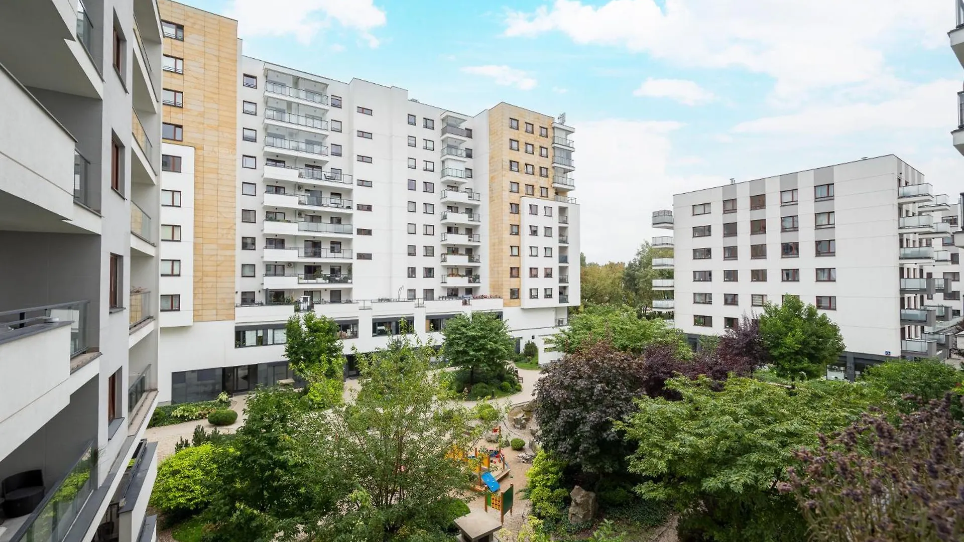 Klobucka Urban Jungle Studio Apartment Warsaw Poland
