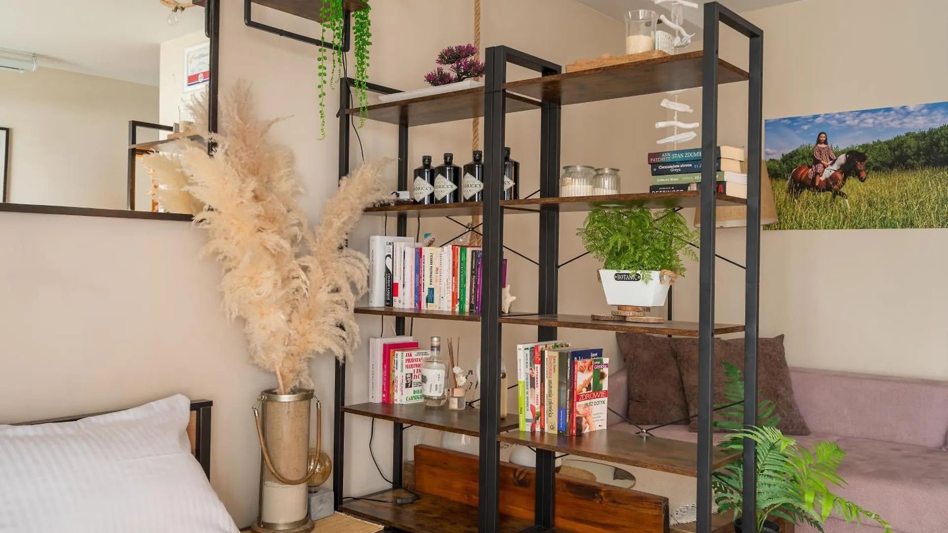 Klobucka Urban Jungle Studio Apartment Warsaw