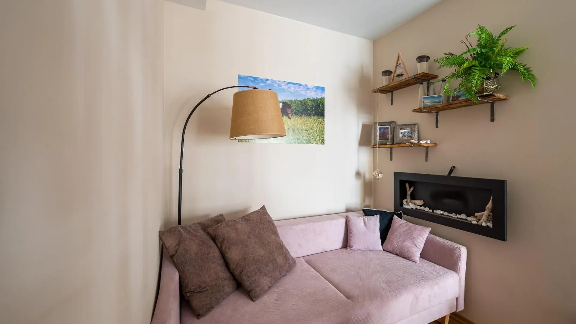 Klobucka Urban Jungle Studio Apartment Warsaw